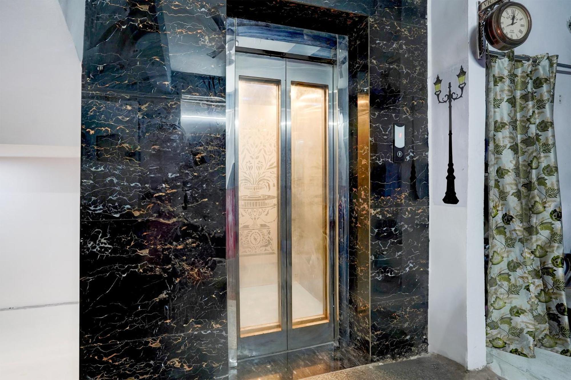 Hotel Super O Wamson Kalkaji Devi